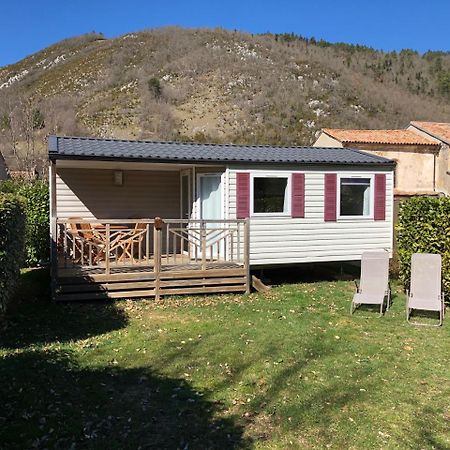 Camping La Mare Aux Fees Hotel Roquefeuil Екстериор снимка