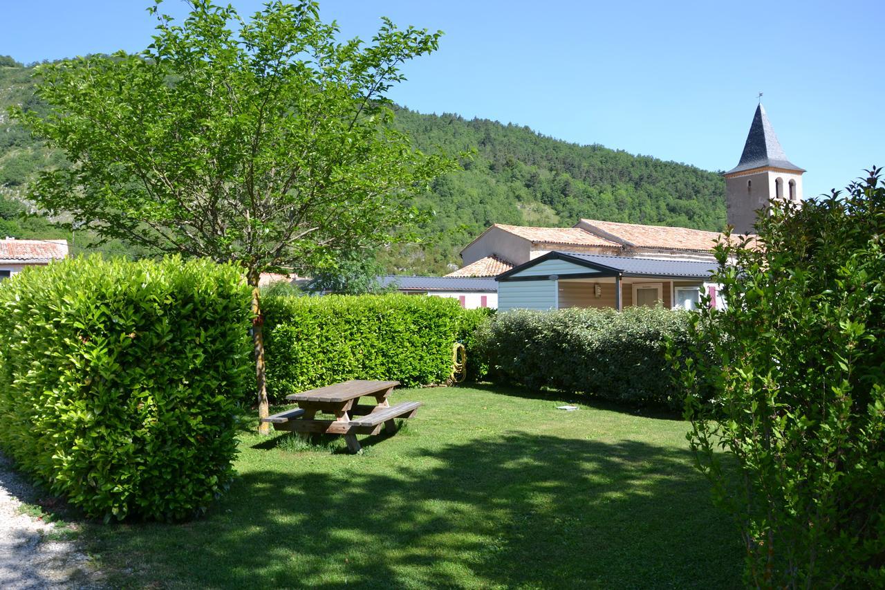 Camping La Mare Aux Fees Hotel Roquefeuil Екстериор снимка
