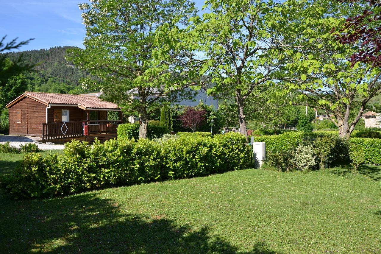 Camping La Mare Aux Fees Hotel Roquefeuil Екстериор снимка