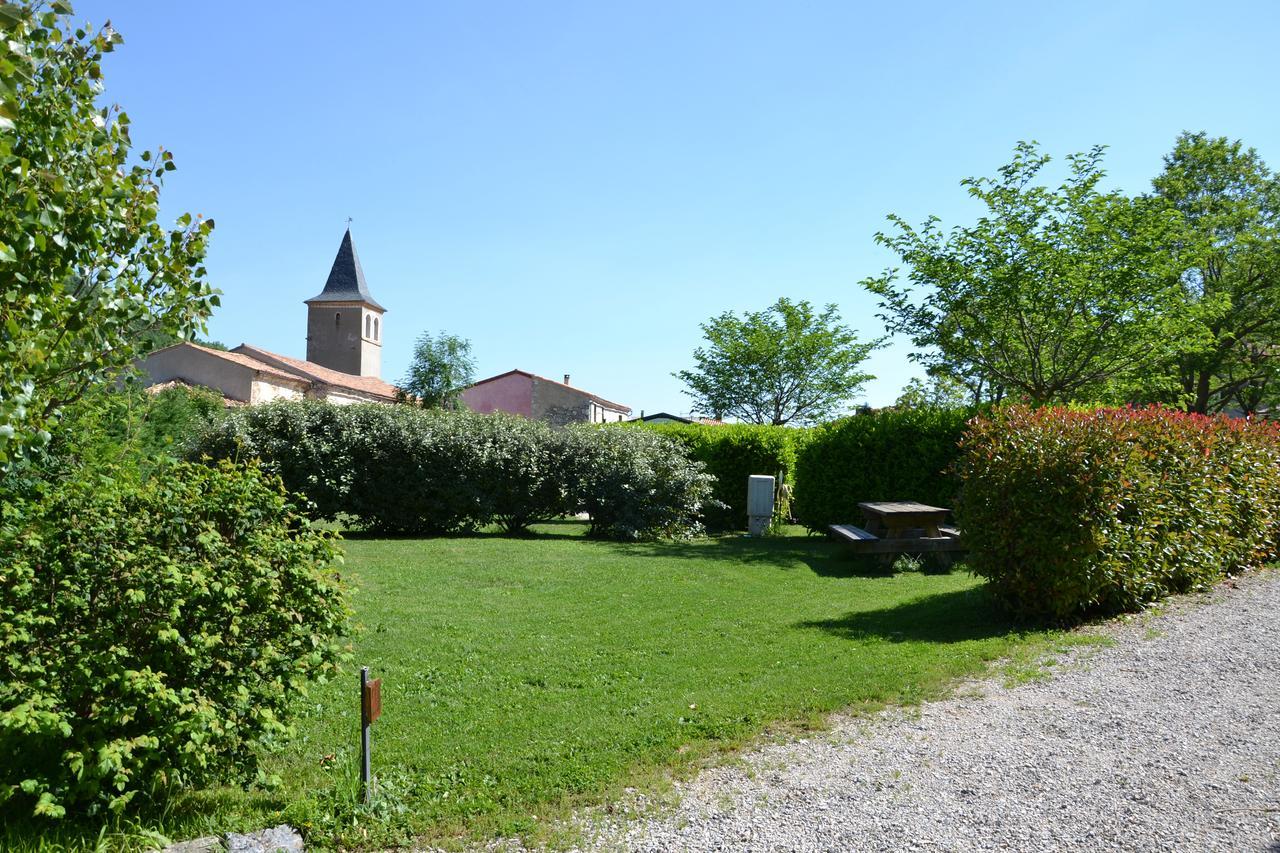 Camping La Mare Aux Fees Hotel Roquefeuil Екстериор снимка