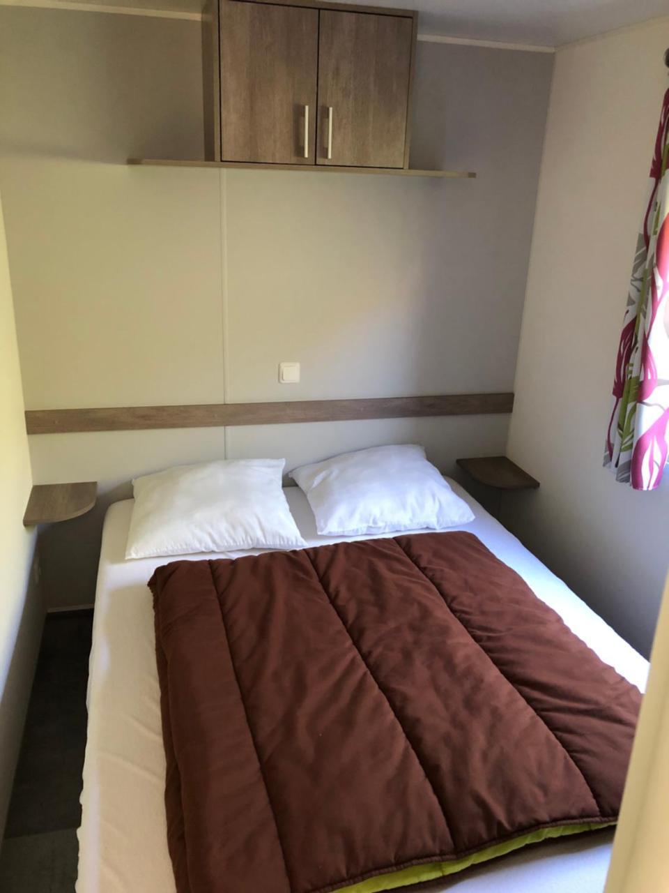 Camping La Mare Aux Fees Hotel Roquefeuil Екстериор снимка