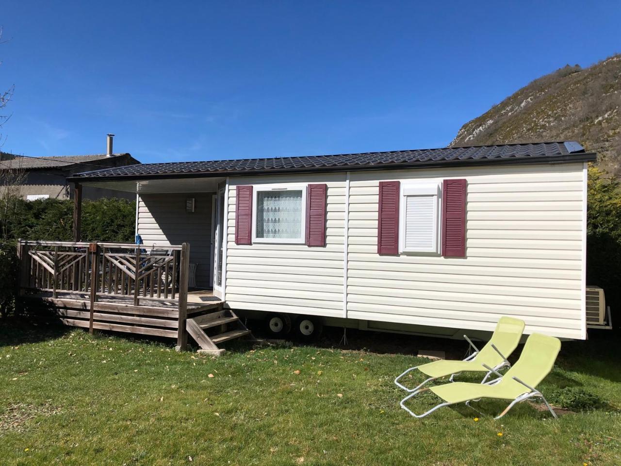 Camping La Mare Aux Fees Hotel Roquefeuil Екстериор снимка